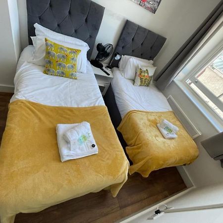 Sublime Stays Webberley Stylish Studio Stoke City Centre ภายนอก รูปภาพ