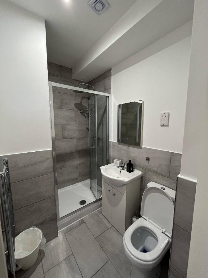 Sublime Stays Webberley Stylish Studio Stoke City Centre ภายนอก รูปภาพ