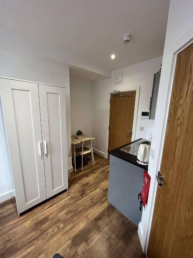 Sublime Stays Webberley Stylish Studio Stoke City Centre ภายนอก รูปภาพ