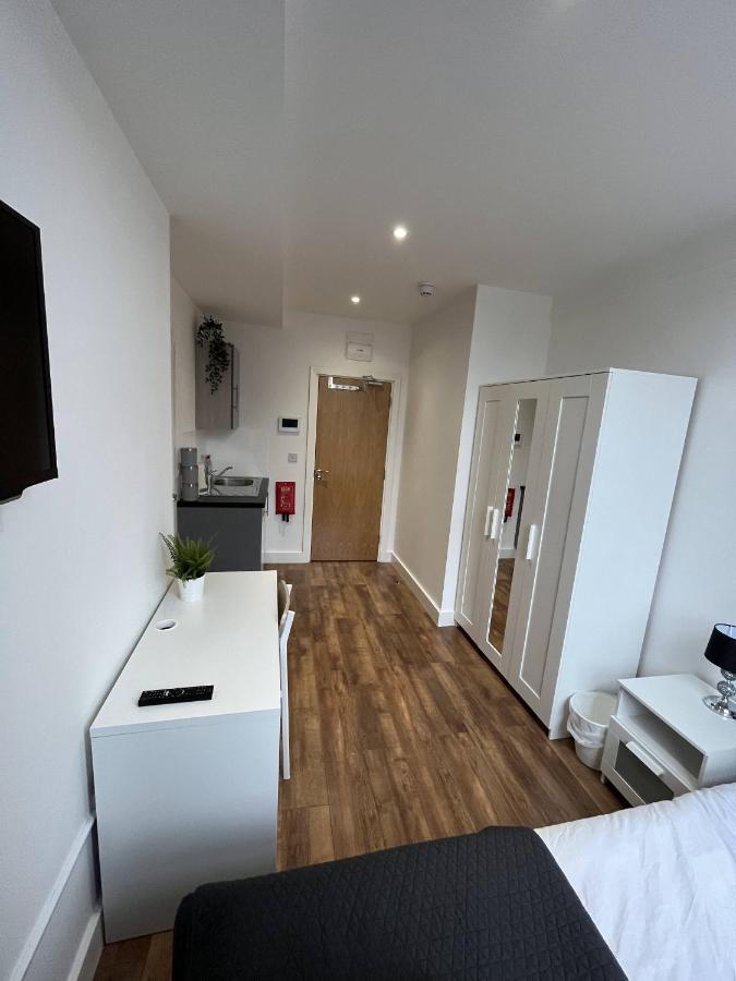 Sublime Stays Webberley Stylish Studio Stoke City Centre ภายนอก รูปภาพ