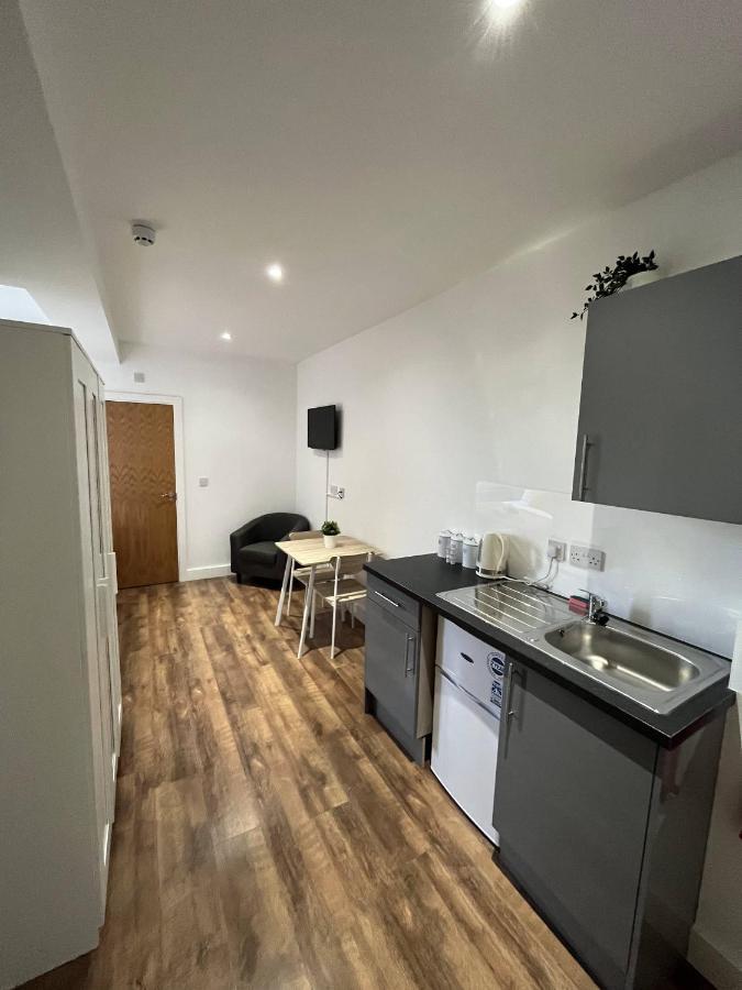 Sublime Stays Webberley Stylish Studio Stoke City Centre ภายนอก รูปภาพ