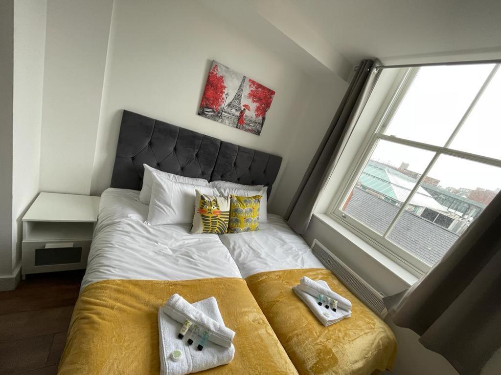 Sublime Stays Webberley Stylish Studio Stoke City Centre ภายนอก รูปภาพ
