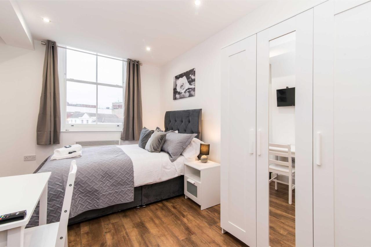 Sublime Stays Webberley Stylish Studio Stoke City Centre ภายนอก รูปภาพ