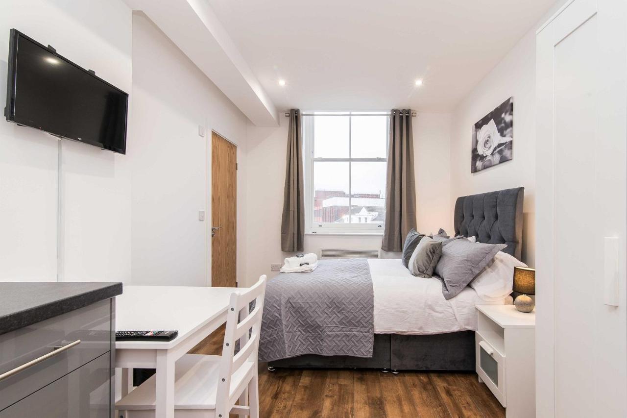 Sublime Stays Webberley Stylish Studio Stoke City Centre ภายนอก รูปภาพ