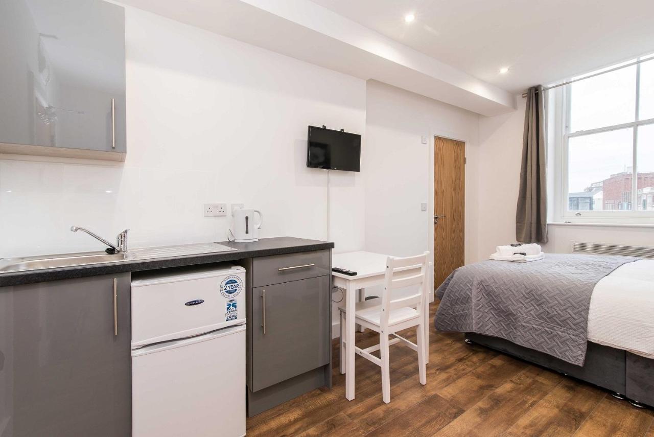 Sublime Stays Webberley Stylish Studio Stoke City Centre ภายนอก รูปภาพ